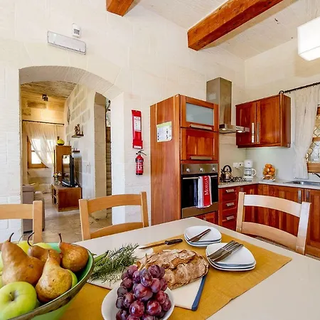 Landhaus Hamlet 1 Għarb